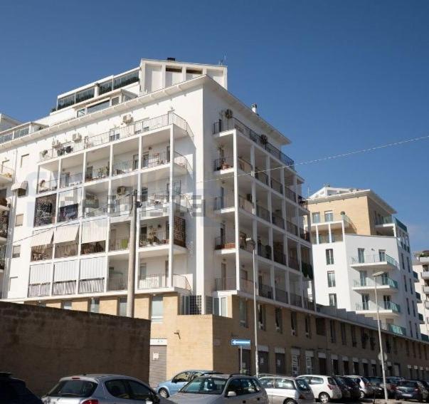 Faro Sul Mare Luxury Apartment - Zona Fiera Бари Экстерьер фото